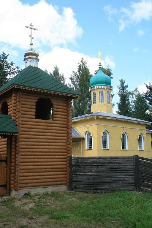 Die russisch-orthodoxe Christi Verklärung-Kirche zu Jersika