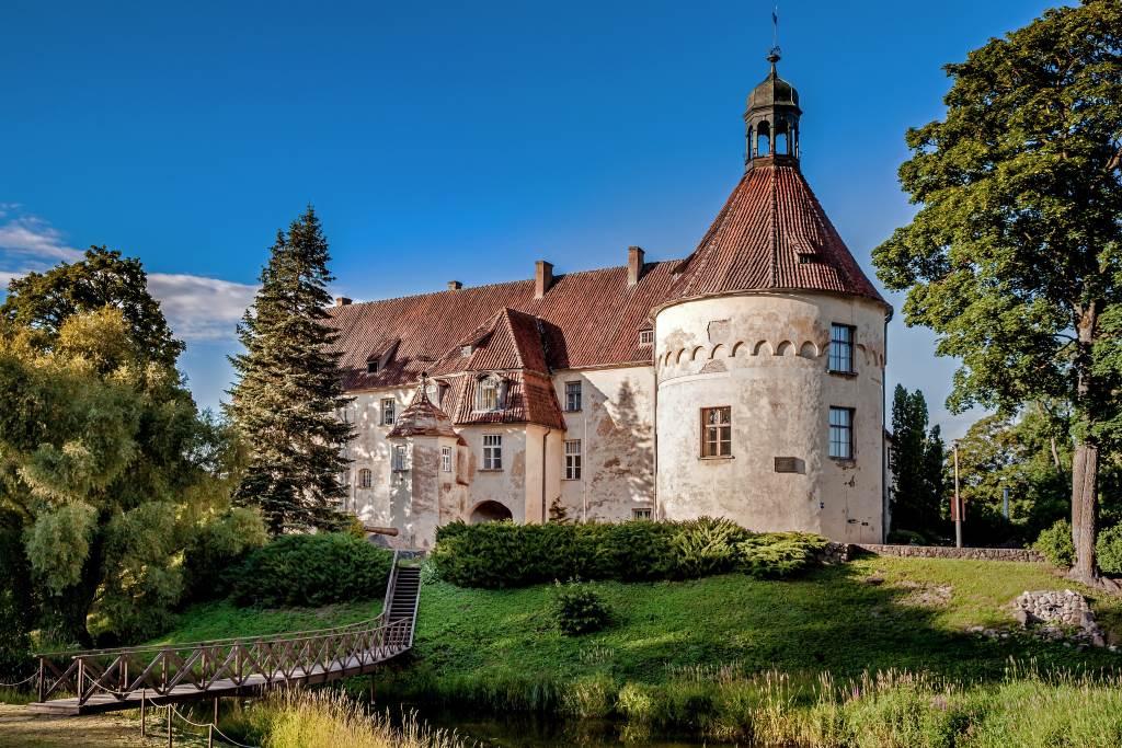 Jaunpils pils latvia.travel