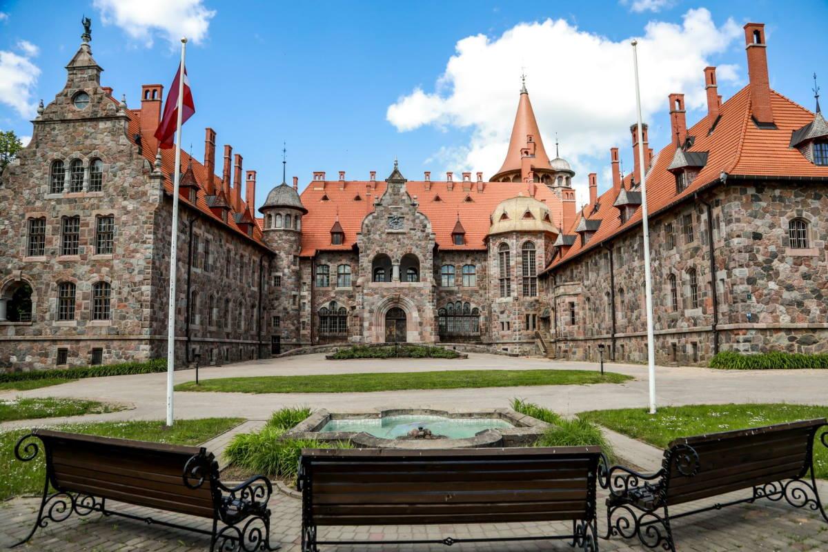 Cesvaine Castle latvia.travel