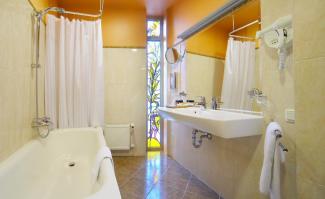 Royal Square Hotel & Suites