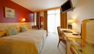 Royal Square Hotel & Suites