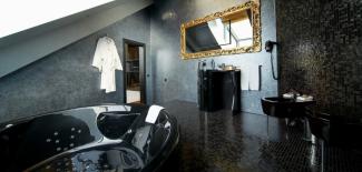 Royal Square Hotel & Suites