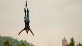 Gumijlekšana Siguldā/ bungee jumping in Sigulda