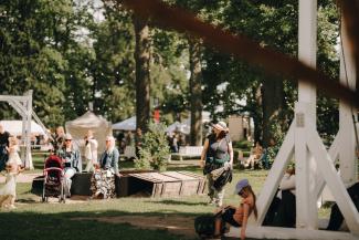 Valmiermuižas etnomūzikas festivāls / Valmiermuiža 