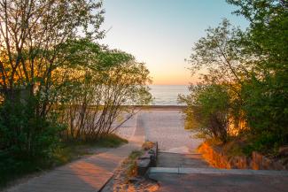 Baltijas jūras pludmale Jūrmalā