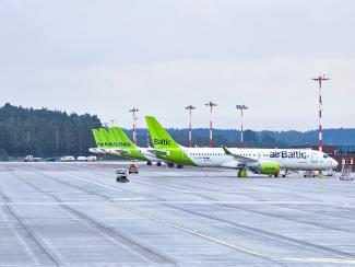 RIX Airbaltic lidmašīnas