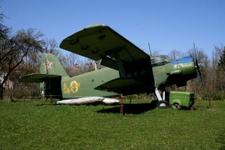 Kurzemes cietokšņa muzejs - eksponāts lidmašīna AN-2