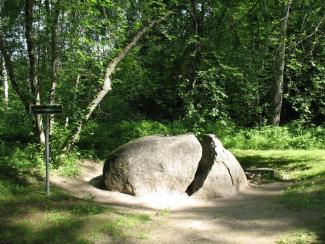 Zibensšķeltais akmens