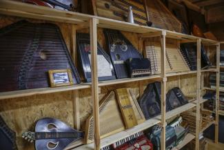Senlaiku mūzikas instrumentu darbnīca