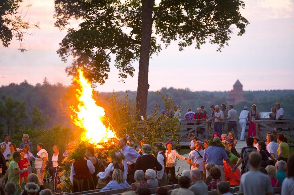 Midsummer festival in Sigulda | latvia.travel
